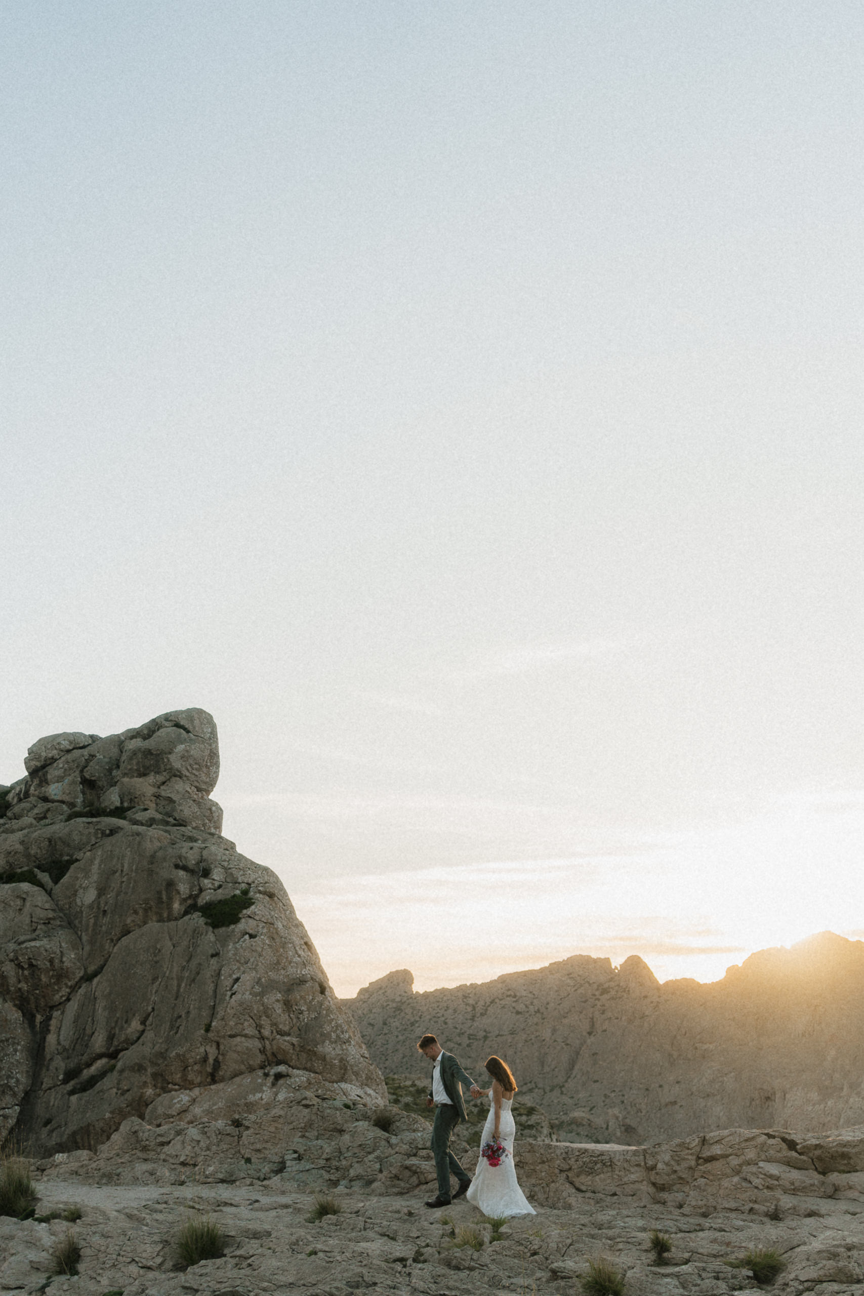 After-Wedding Shooting Mallorca mit Sonnenuntergang.
