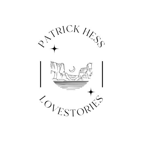 Patrick Hess Lovestories Hochzeitsfotograf Logo mit Bergen und einem Sonnenuntergang.