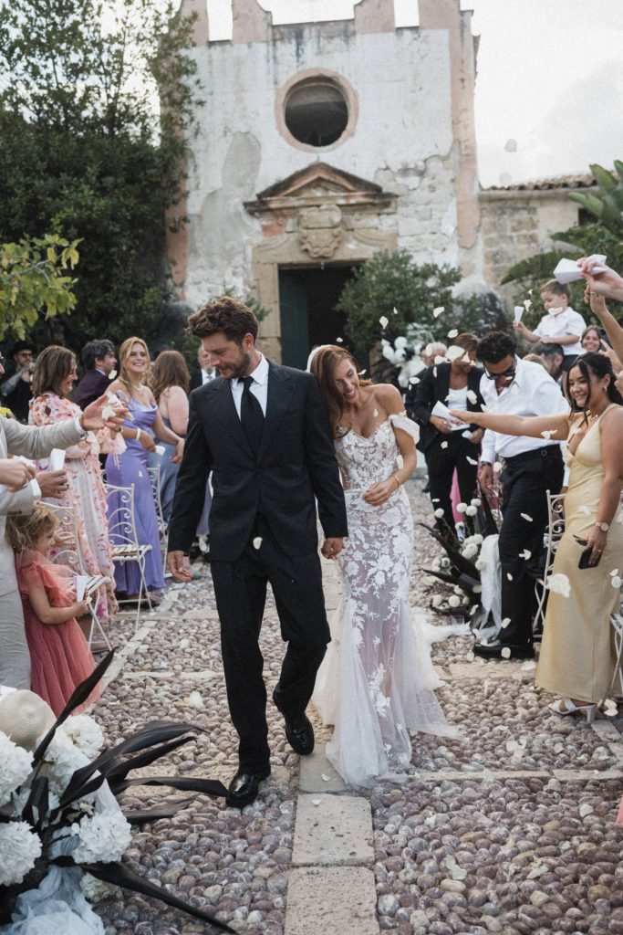 Auszug glückliches Brautpaar Hochzeit Sizilien.