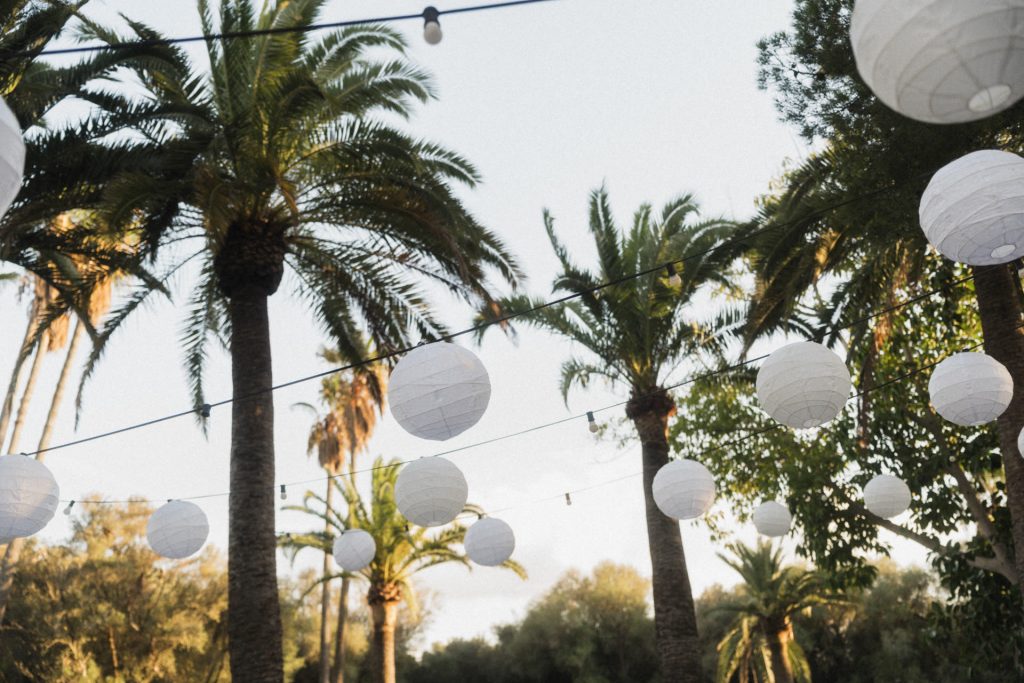 Lichterketten bei Hochzeit in der Finca Predio Son Serra Mallorca